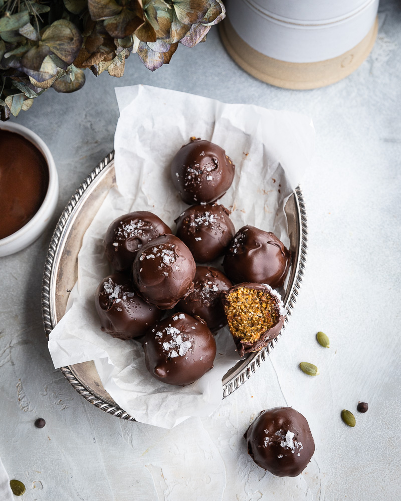 Easy Chocolate Pumpkin Protein Balls